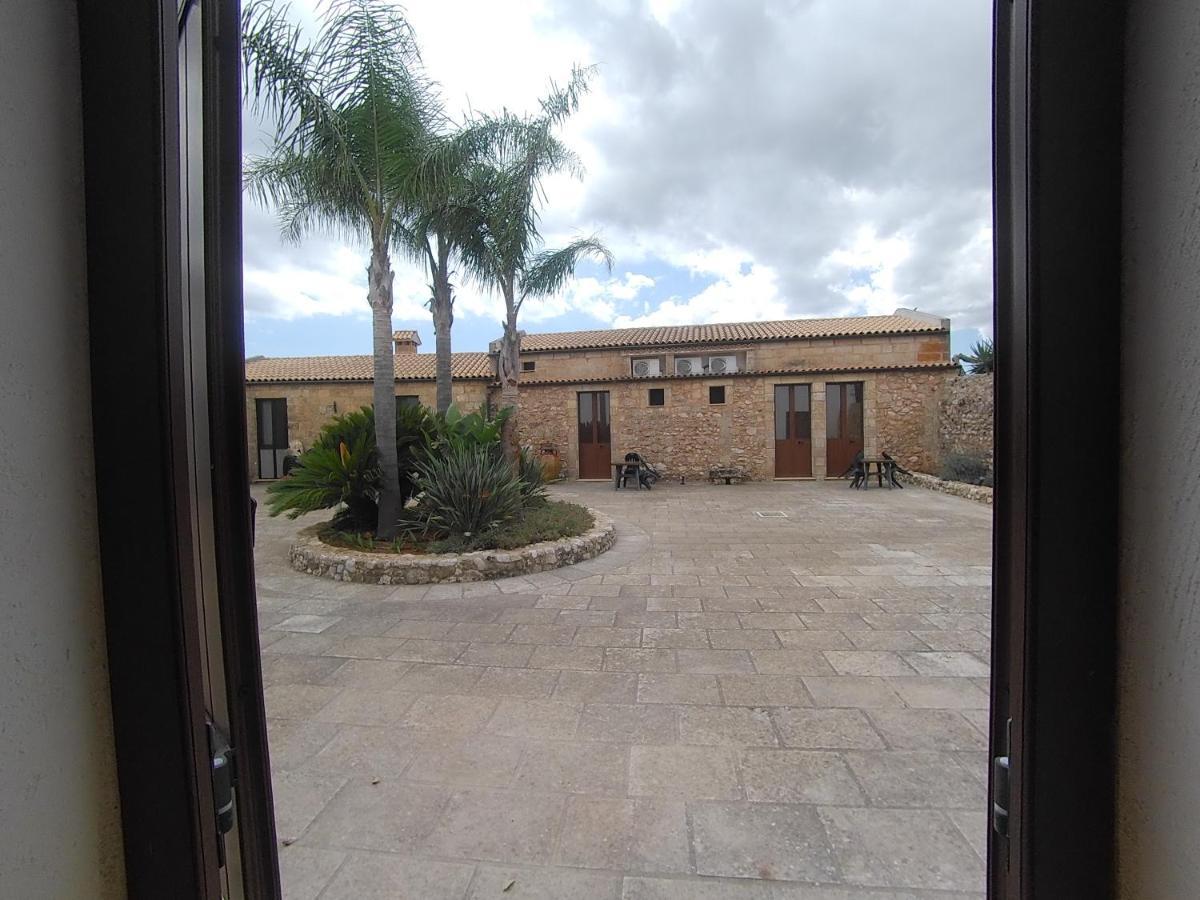 Azienda Agrituristica Masseria La Verna Patu Luaran gambar