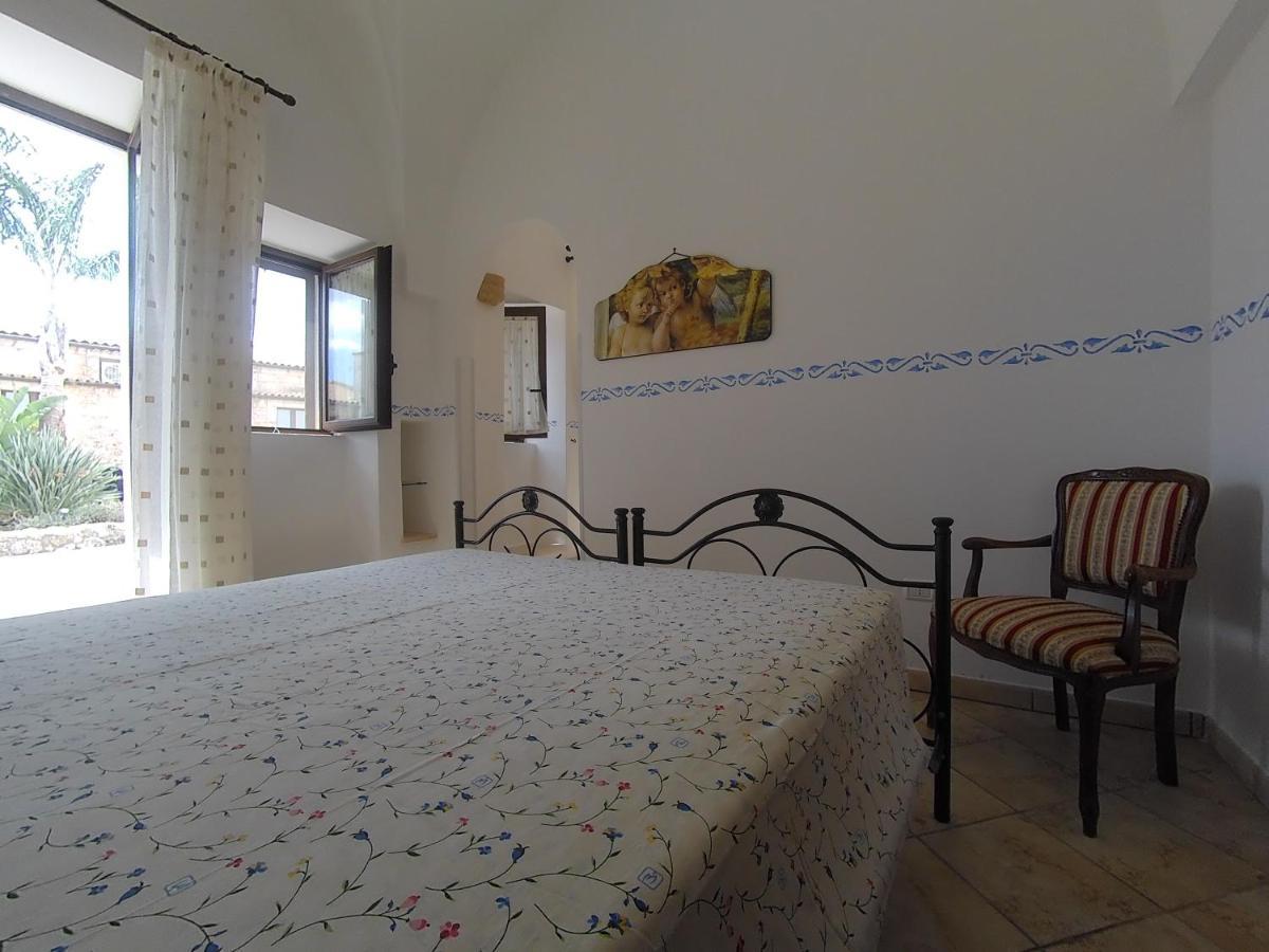 Azienda Agrituristica Masseria La Verna Patu Luaran gambar